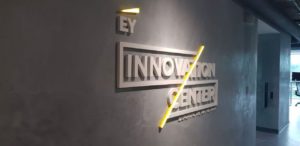 Ey Innovation Center - Rotulación