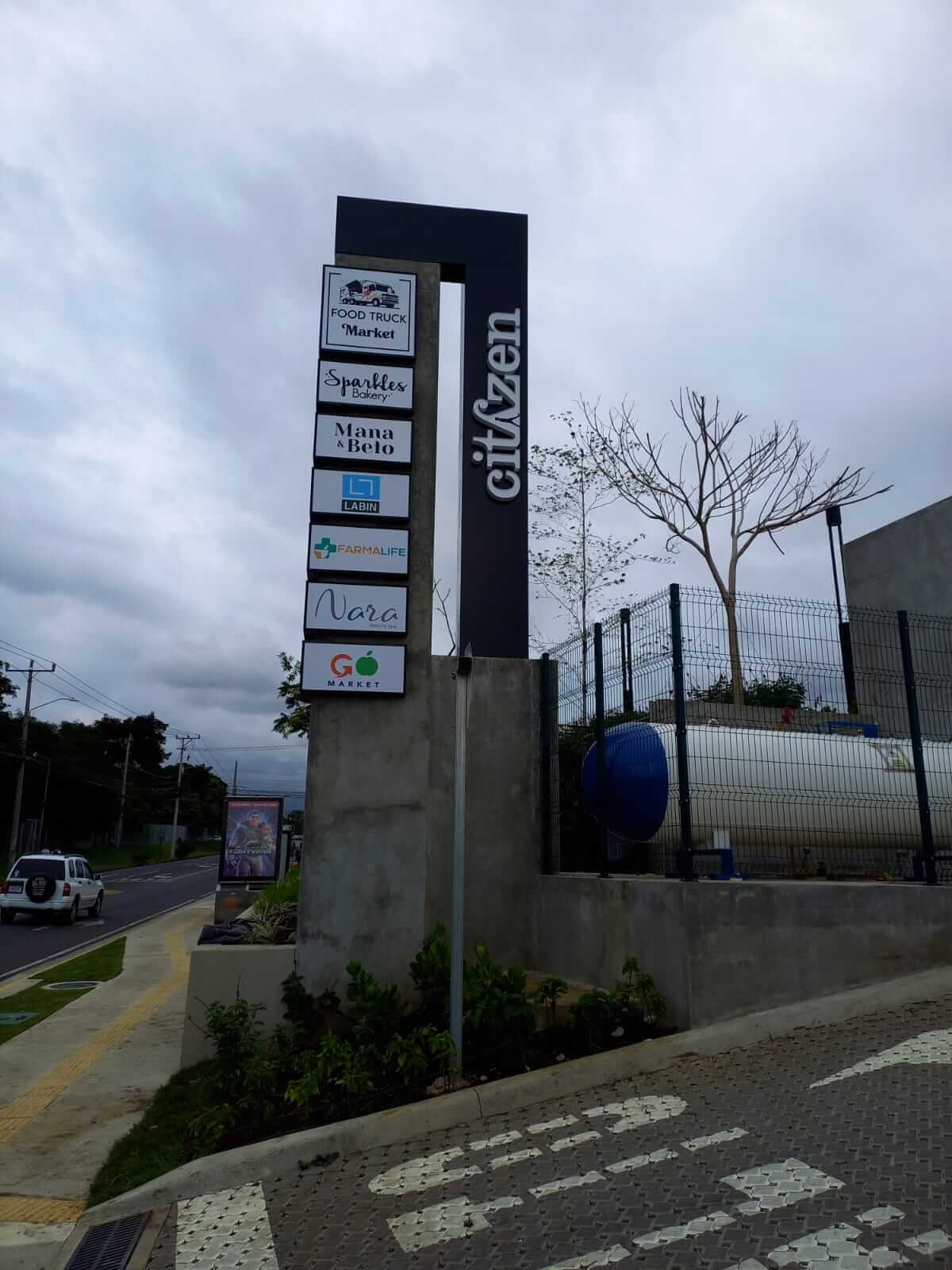 tótems para centros comerciales en costa rica