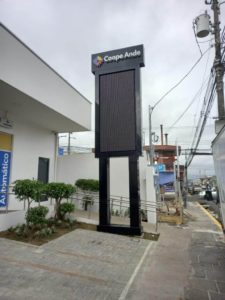 tótems publicitarios personalizados en Costa Rica