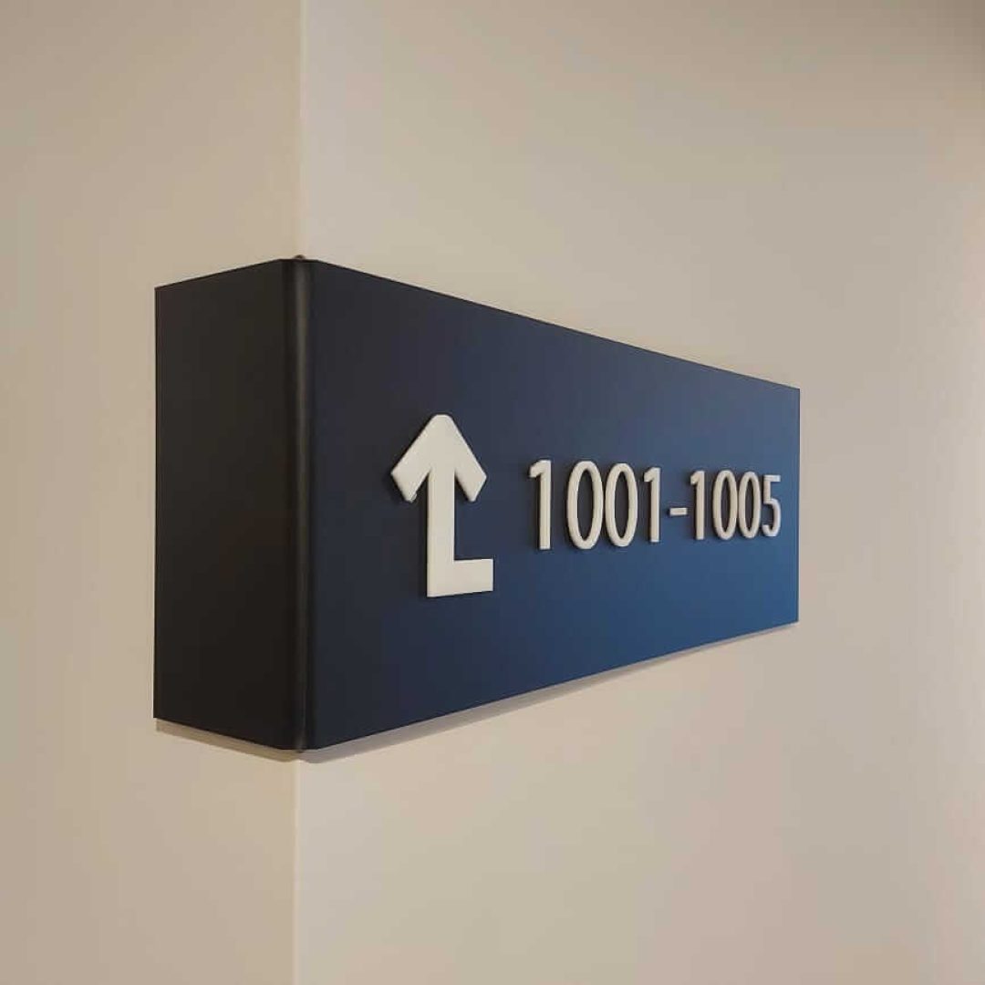 fabricación e instalación de señalética integral Costa Rica