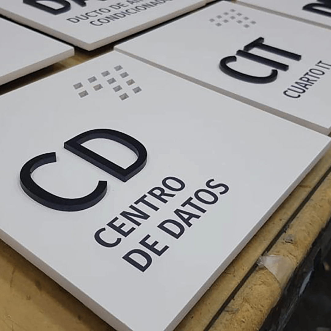 señalética accesible para personas con discapacidad Costa Rica