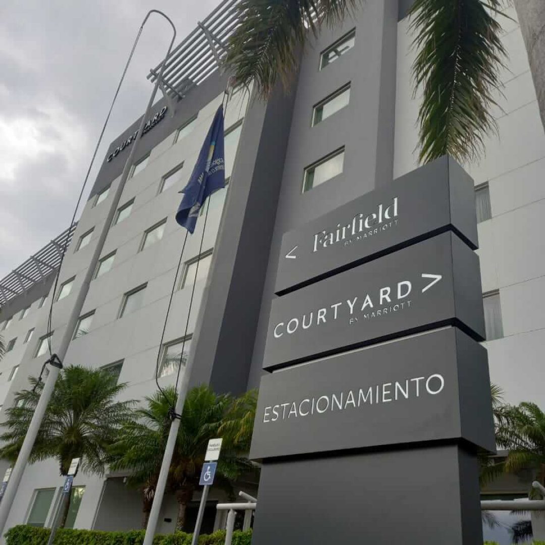 tótems publicitarios gran formato Costa Rica