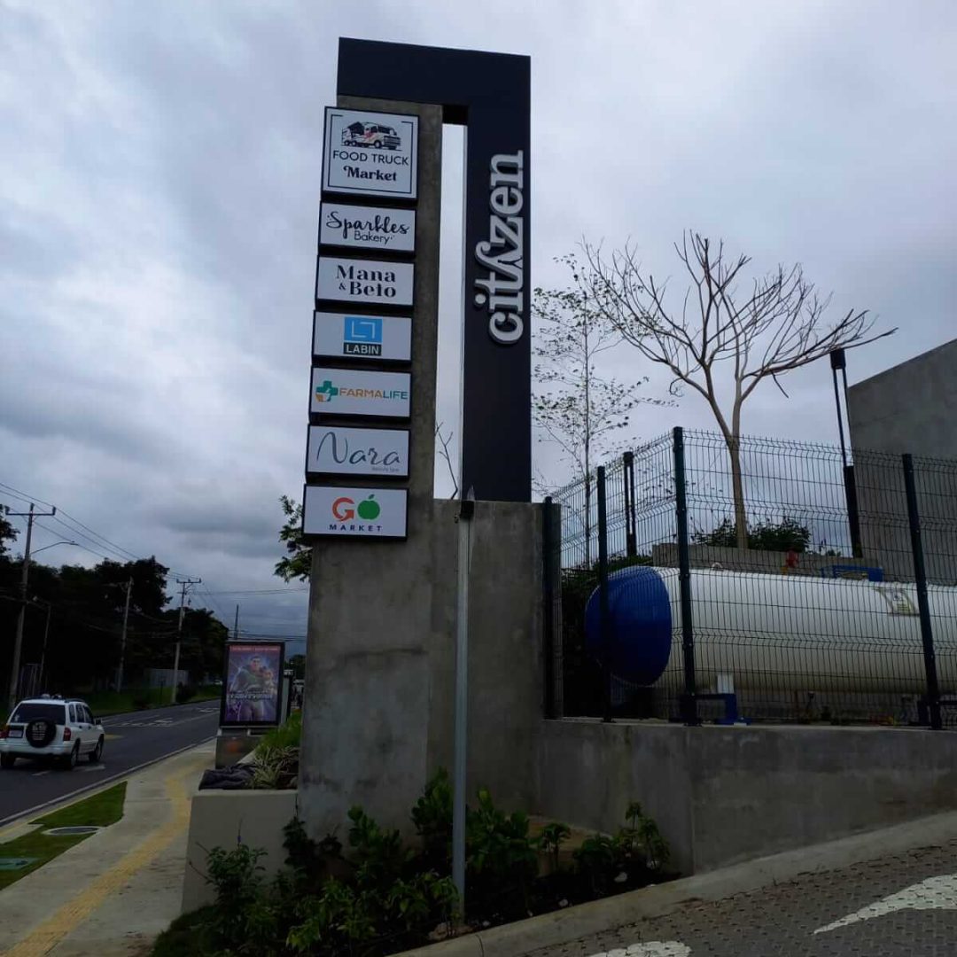 tótems para centros comerciales en costa rica