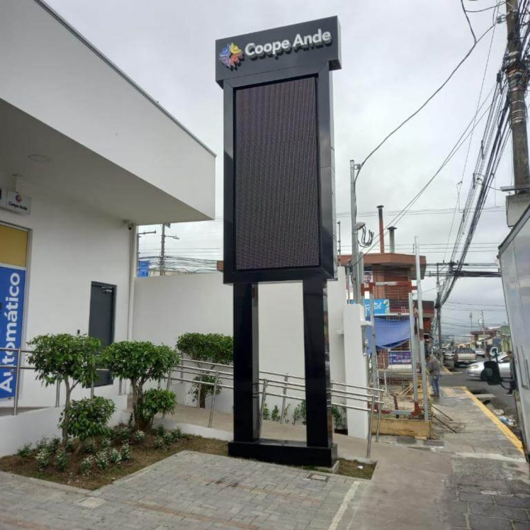 tótems publicitarios personalizados en Costa Rica