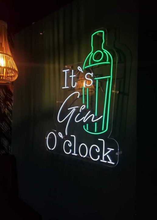 Rótulos Neón Flex LED para trabajo realizado en San José, Costa Rica