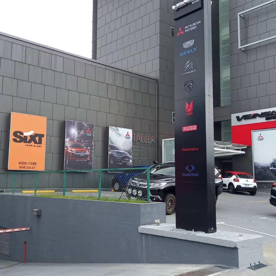 instalación de tótems publicitarios con garantía en Costa Rica